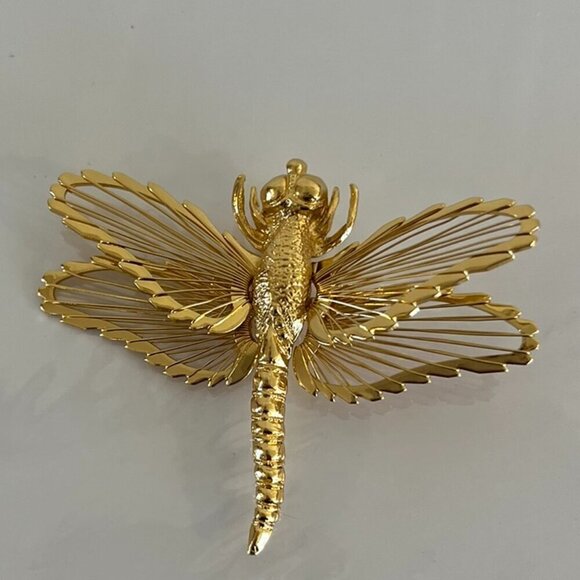 Monet Gold Tone Dragonfly Brooch Pin - Picture 1 of 9